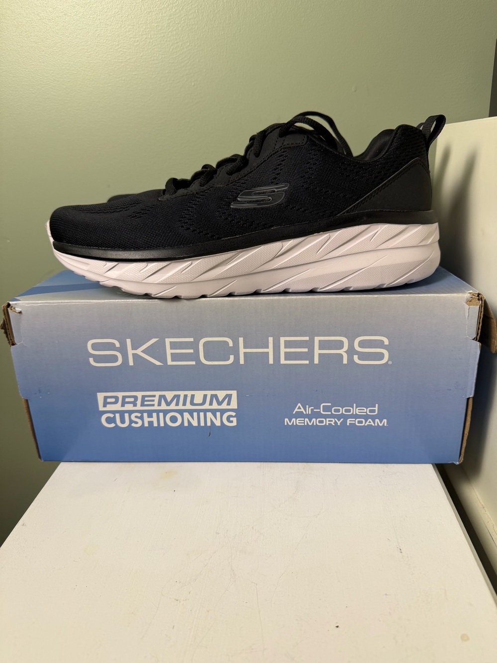Skechers Max Cushioning Elite Destination Point Men’s Size 11 Black Sneakers